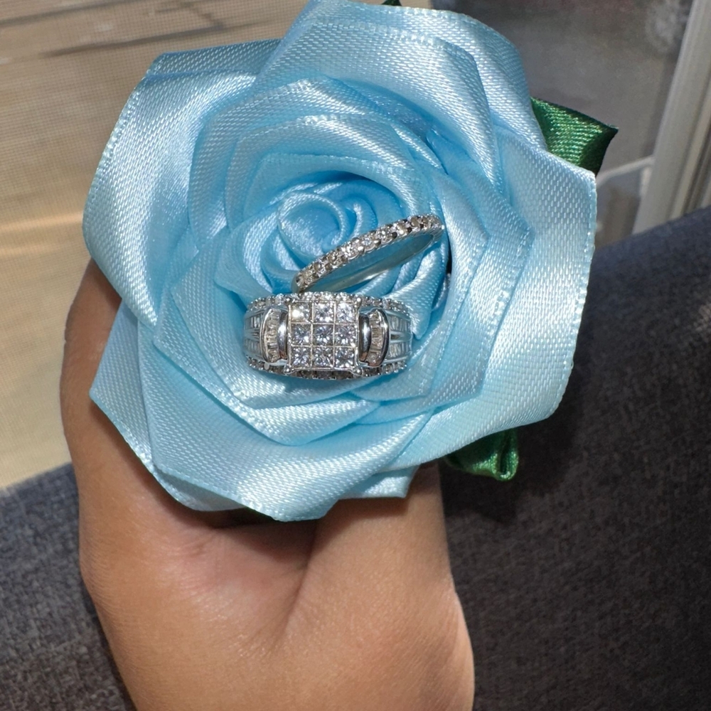 Wedding ring set - Picture 2 of 3